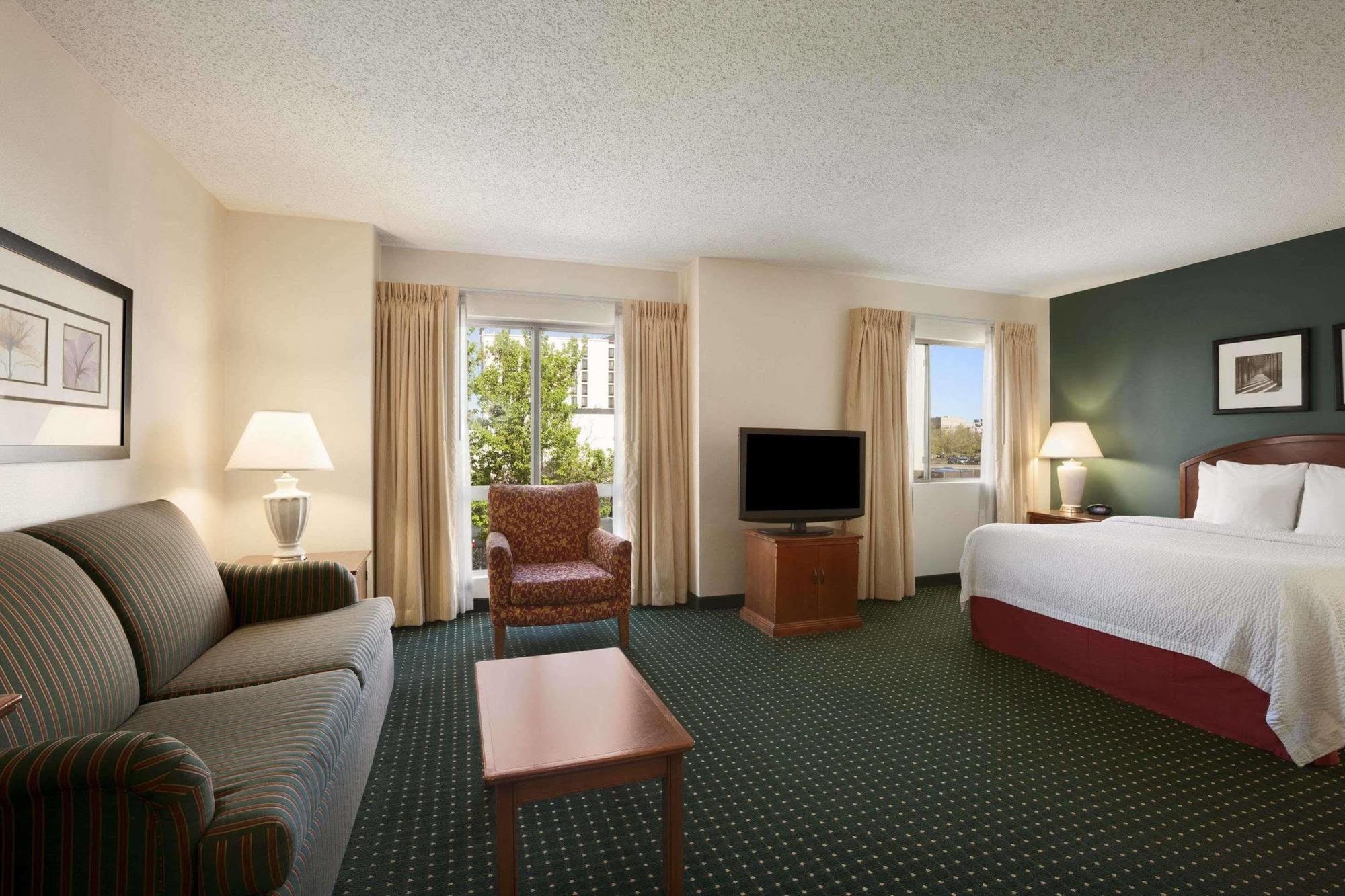 Hawthorn Suites By Wyndham Philadelphia Airport Exteriör bild