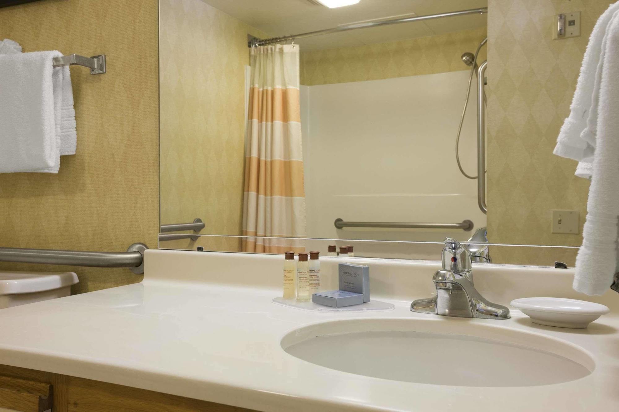 Hawthorn Suites By Wyndham Philadelphia Airport Exteriör bild
