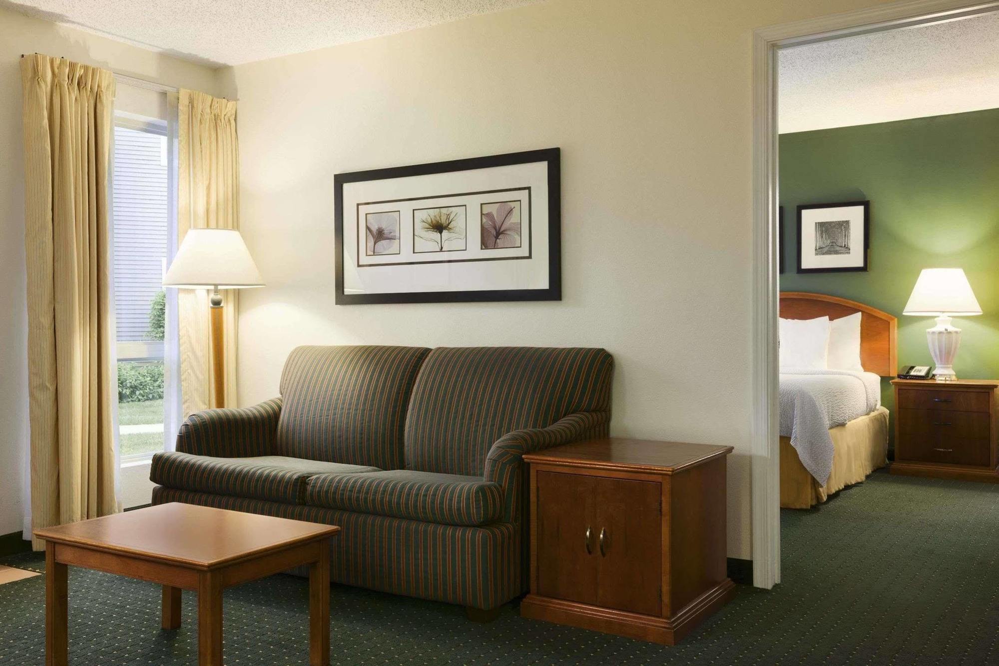 Hawthorn Suites By Wyndham Philadelphia Airport Exteriör bild
