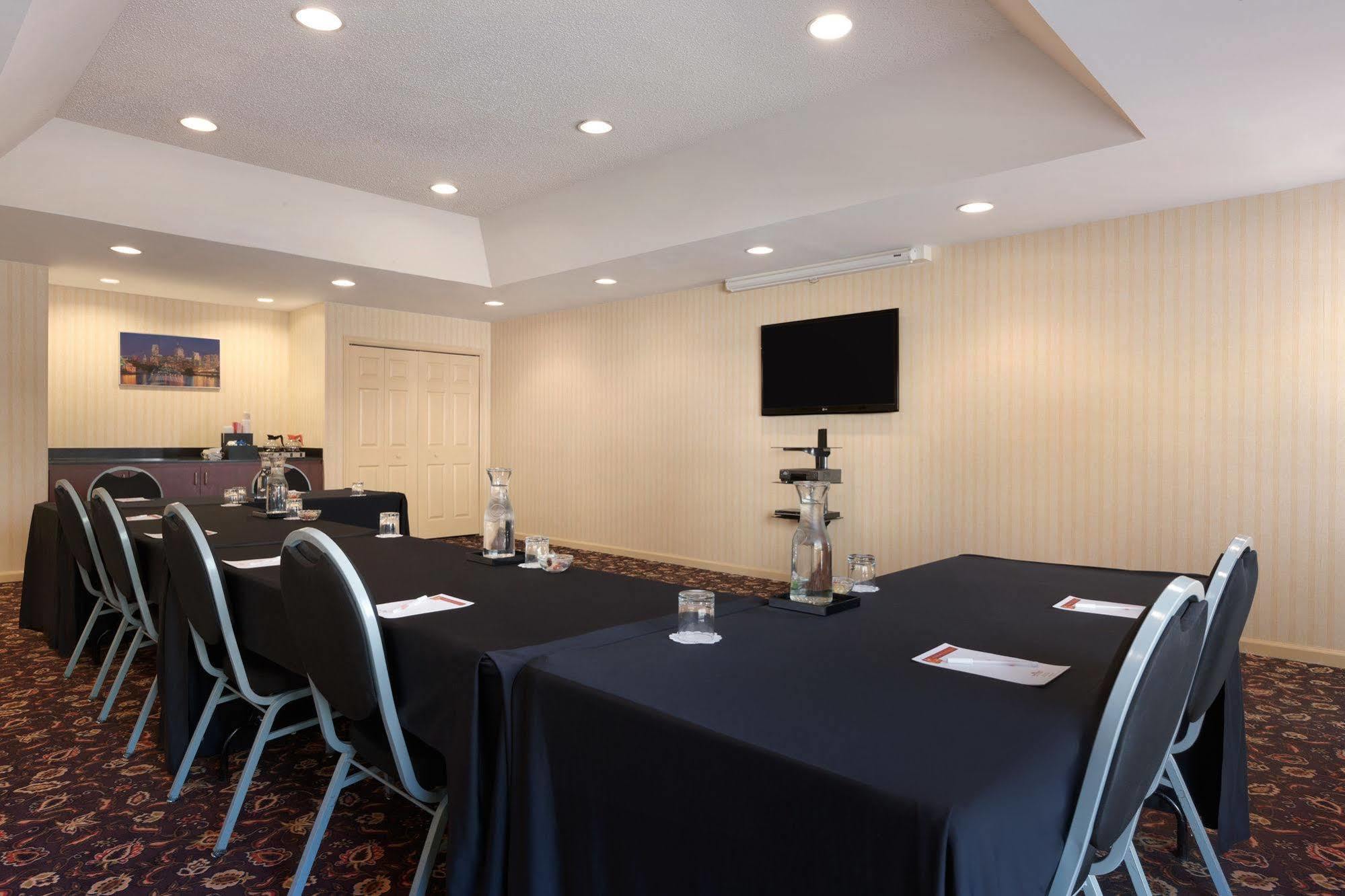 Hawthorn Suites By Wyndham Philadelphia Airport Exteriör bild