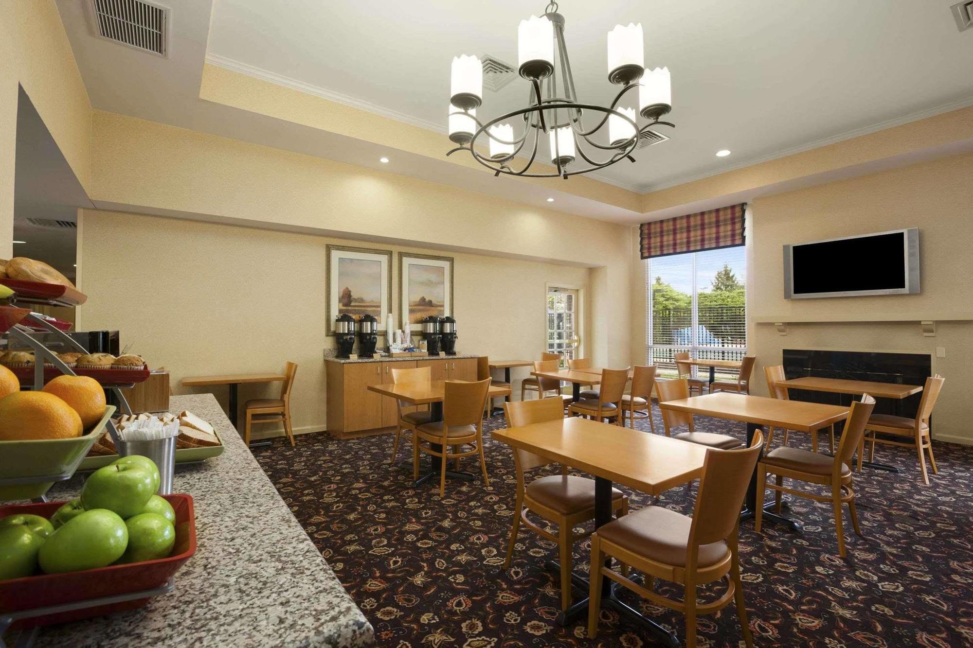 Hawthorn Suites By Wyndham Philadelphia Airport Exteriör bild