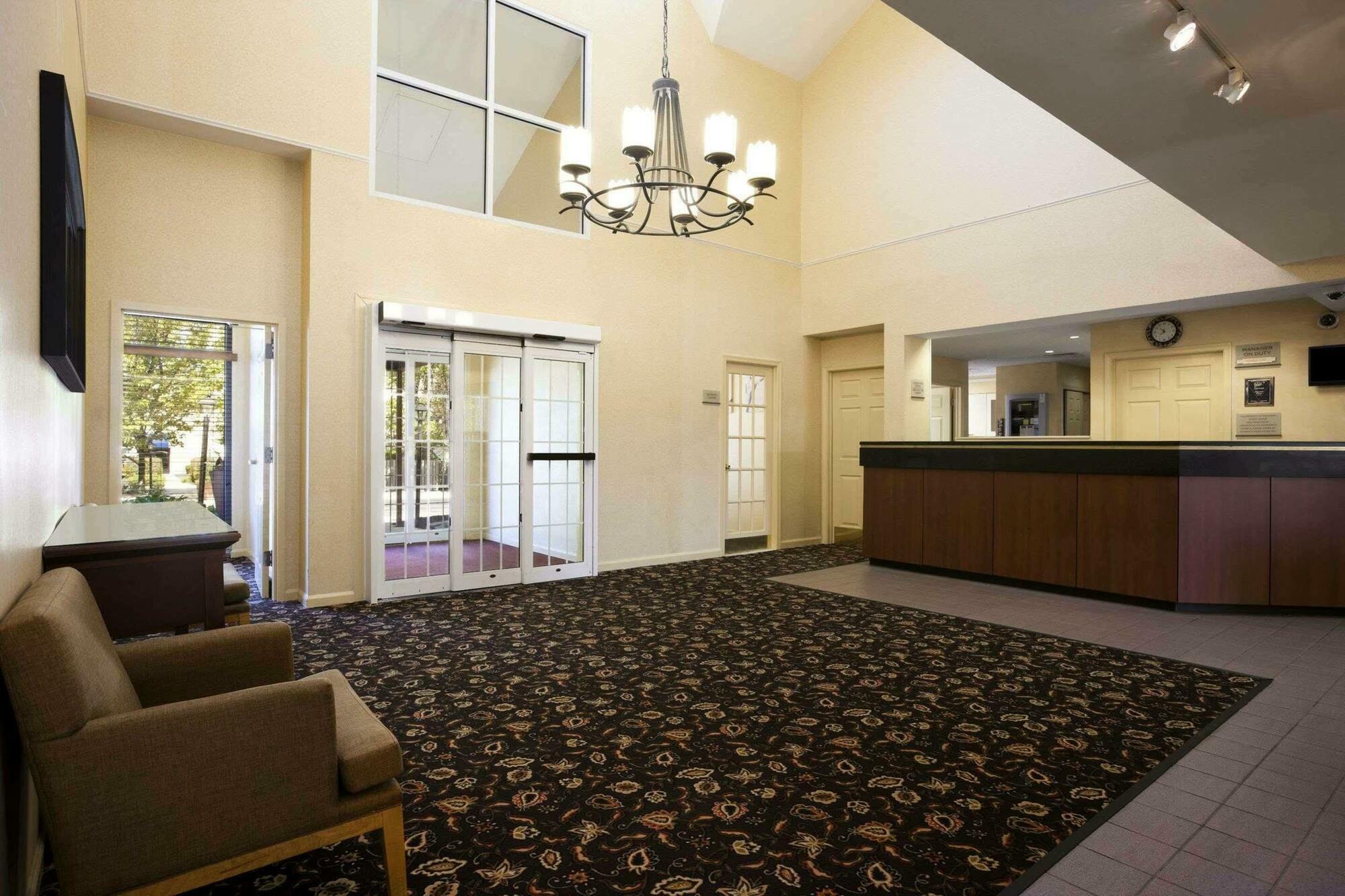 Hawthorn Suites By Wyndham Philadelphia Airport Exteriör bild