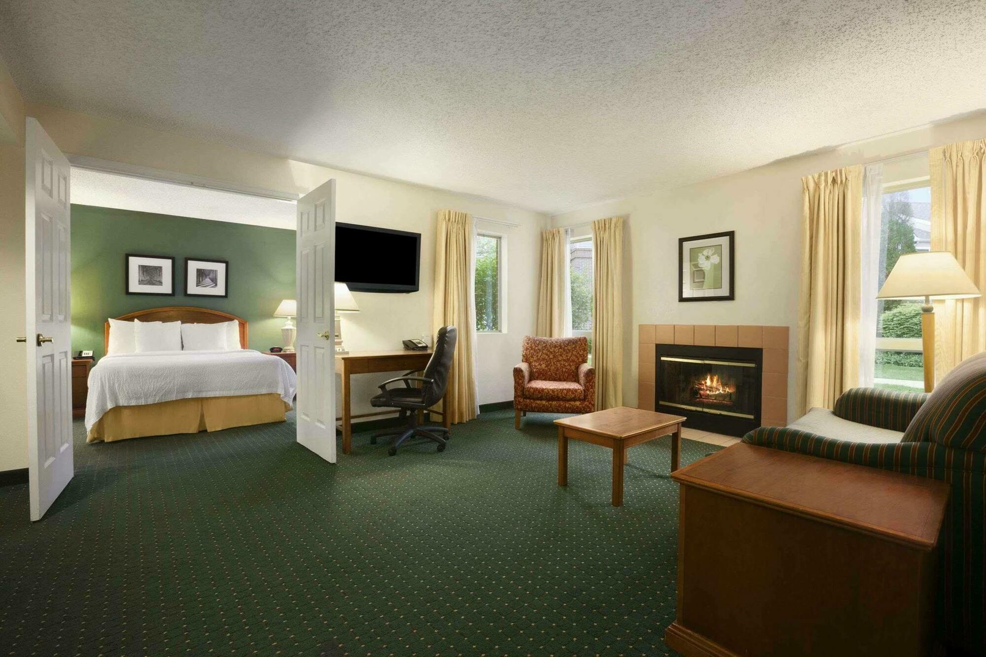Hawthorn Suites By Wyndham Philadelphia Airport Exteriör bild