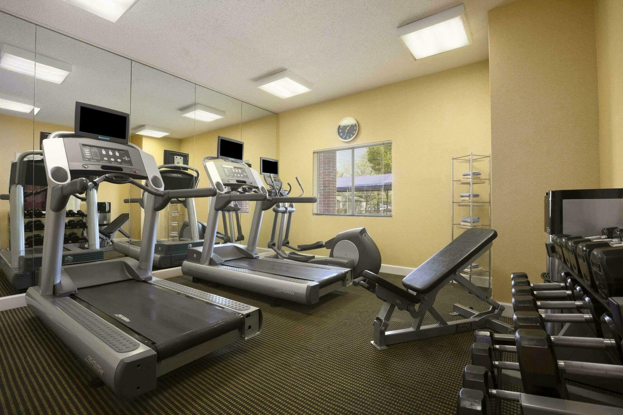 Hawthorn Suites By Wyndham Philadelphia Airport Exteriör bild