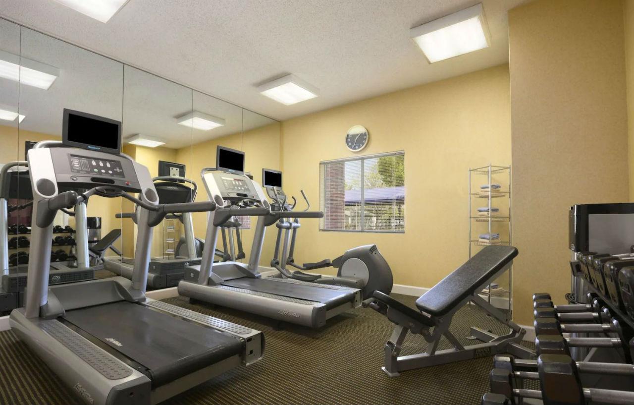 Hawthorn Suites By Wyndham Philadelphia Airport Exteriör bild